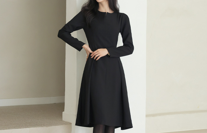 Cutting-Neck Double-Pintuck A-line Dress