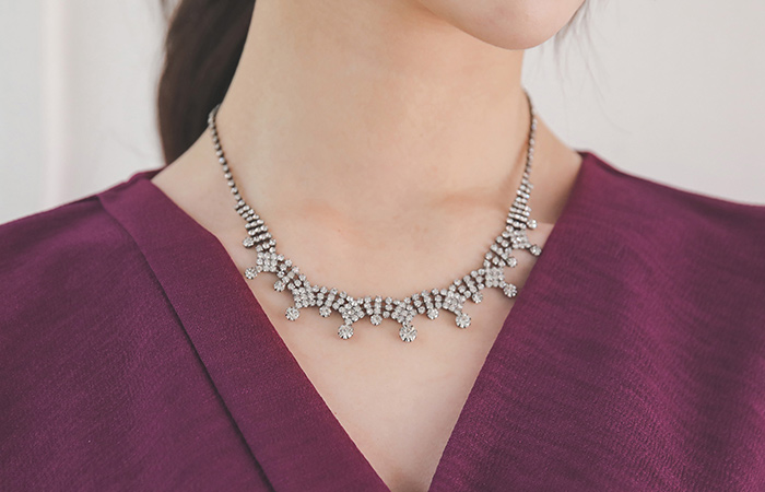 Crown Bronze Cubic Necklace