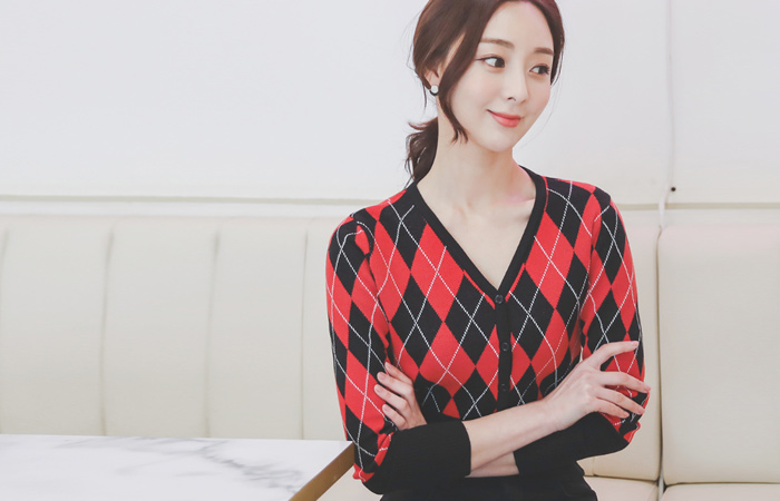 Argyle Check V-neck Color Combination Cardigan