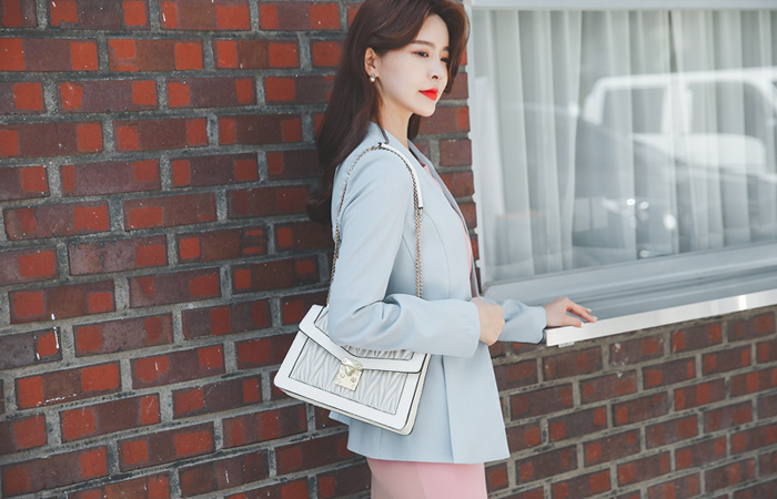 Silver Pearl Button Cutting No-collar Jacket