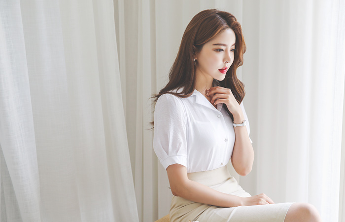 Cooling Texture Open-Collar Button Blouse