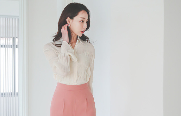 Volume Wrinkle Shirt Collar Blouse