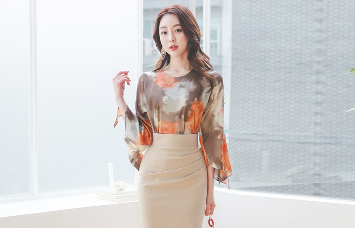 Satin Smudging Pearl Slit wing Blouse