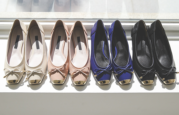 Gold Front Ribbon Cushion Flat shoes