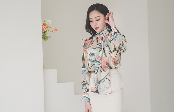 Antique Printing Scarf-Neck Chiffon Blouse