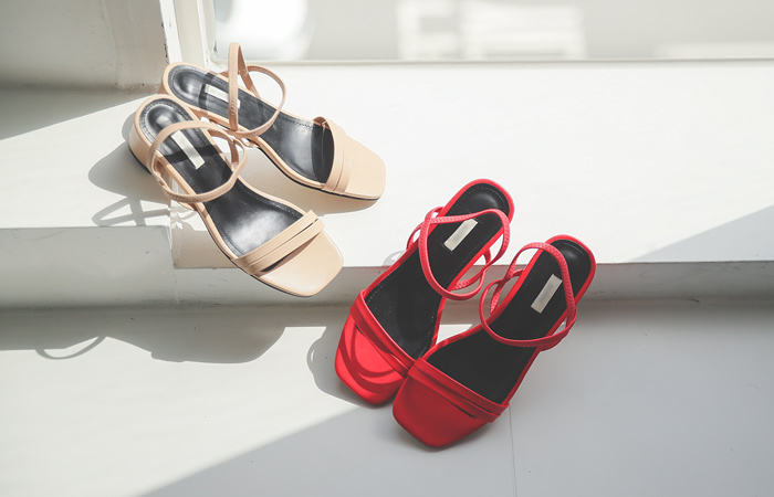 Two-Line Strap Banding Block Heels