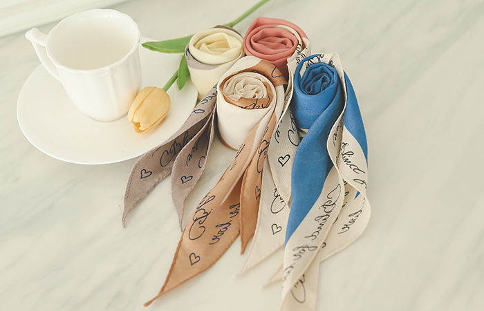 Love letter petit scarf