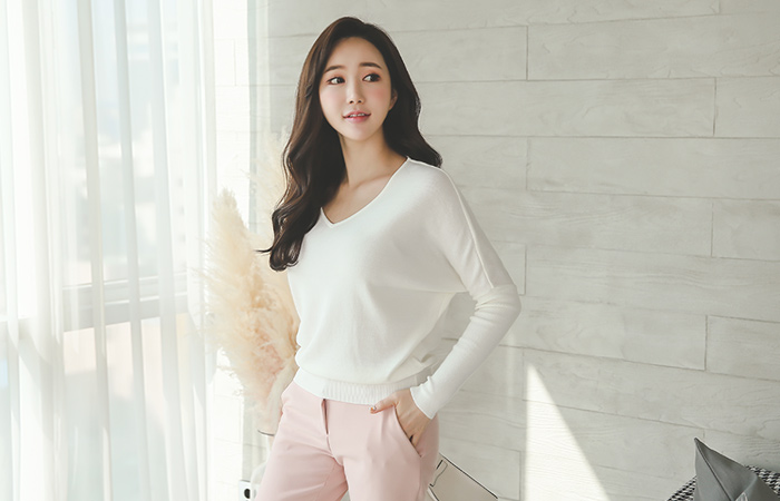 Basic V-neck Stingray Knit