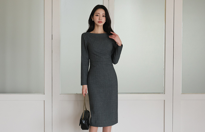 Modern check Side Pintuck Shirring Boat Neck Dress