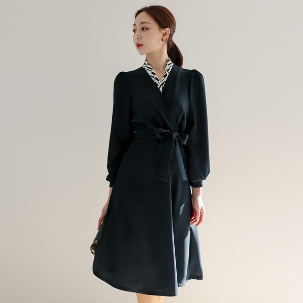 Balloon Sleeve Wrap Style Flared Dress(Long-sleeve)