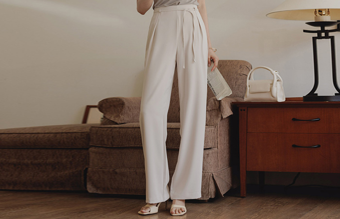 Soft Creamy Wide Fit Belt Slacks