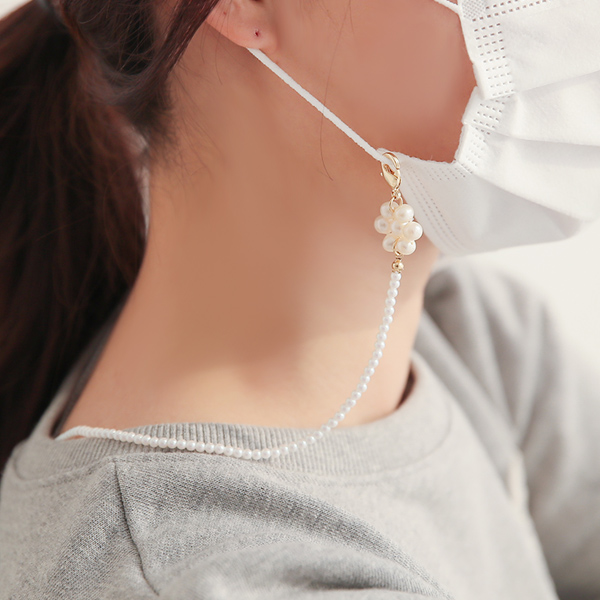 Fresh Water Pearl Flower Mask Strap