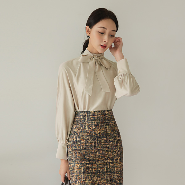 Half-Neck Satin Puff Tie Blouse