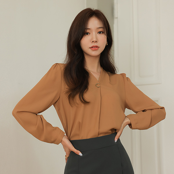 Gold pendant Point Special Color Blouse(fall)