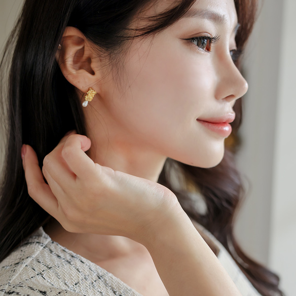 Antique Water drop Drop Pearl Earring