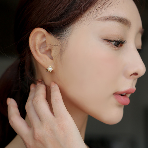 Pearl Two-way Earring
