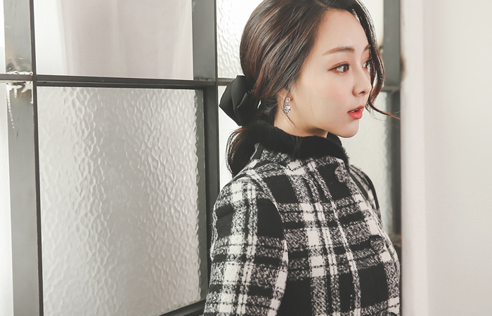 Trimming Check Aline Coat