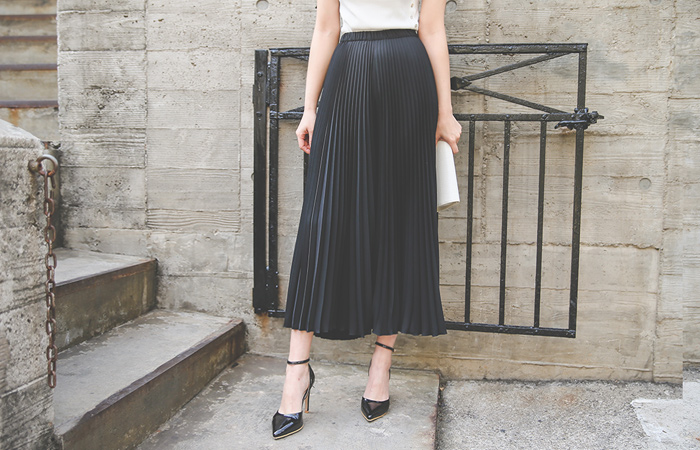 Pleats Wide Flare Pants