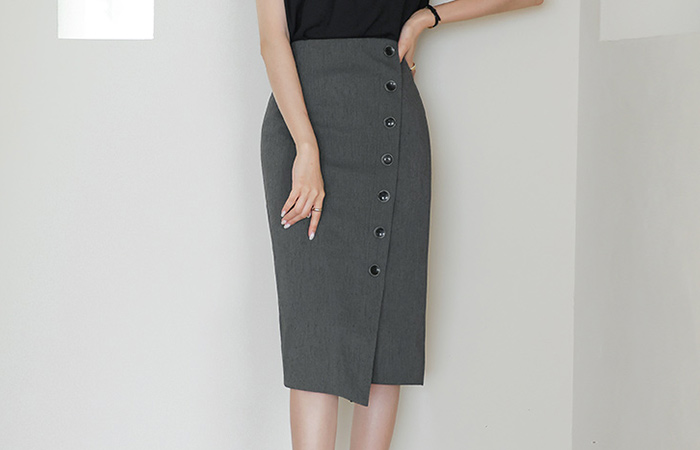 Oblique Button Classic H-line Skirt