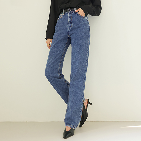 Long-legged Fit Straight Denim-Pants