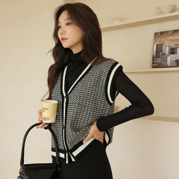 Color Combination Tweed Knit Vest