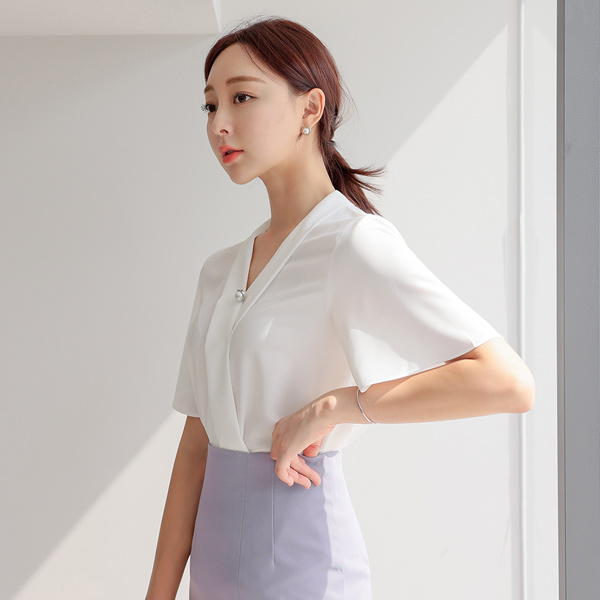 ODE Wing Sleeves Pearl Blouse