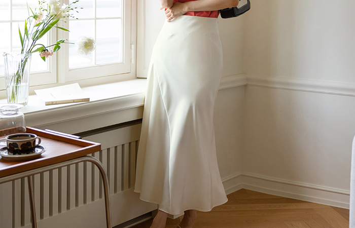 Elegance Cutting Satin A-line Long Skirt