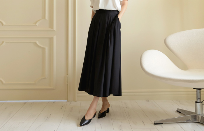 Shining Back Banding Pintuck A-line Long Skirt