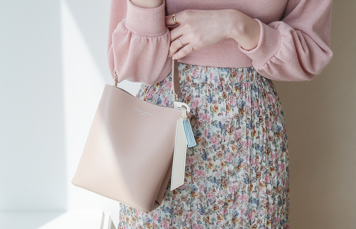 minimal Paris Square Bucket Bag