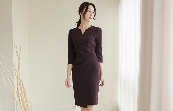 Unbalance Shirring v Slit-Neck Span Dress