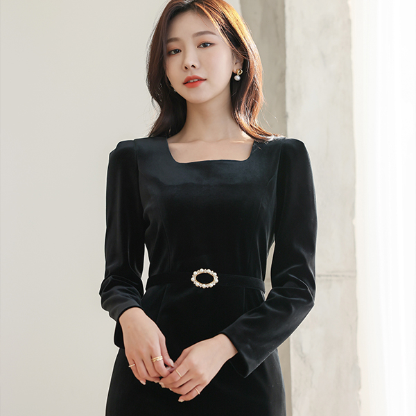 Luxury Velvet Square Neck Slim Fit Dress