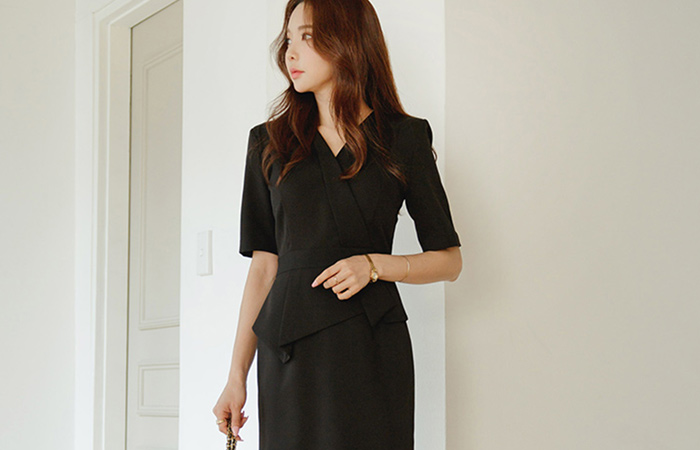 ODE Elegance Line Point Dress