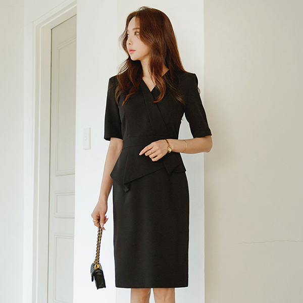 ODE Elegance Line Point Dress