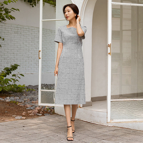 Daily Square Neck Check Dress