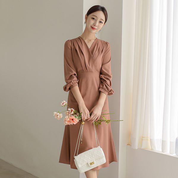 Pintuck Shirring Wrap Flared Back Banding Dress