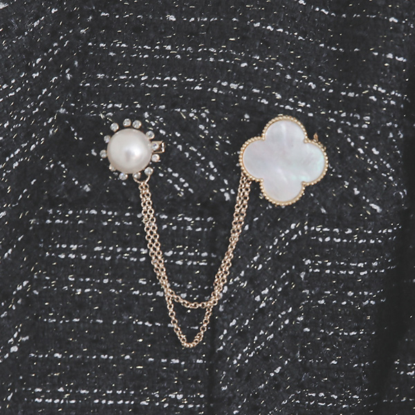 Clover Chain Gold Brooch