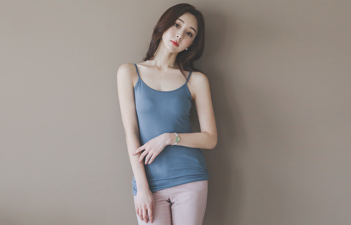 layered Color Span Strap Tank-Top