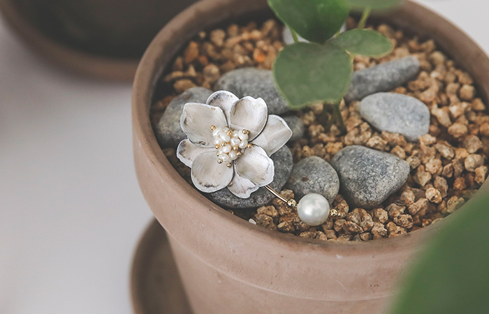 Flower Drop-Pearl Silver Handicraft Brooch
