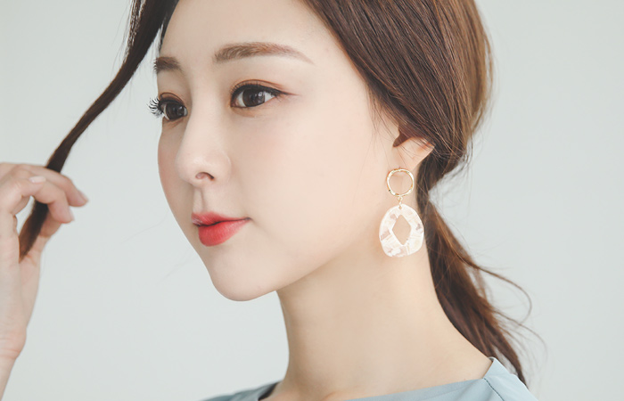Formica Gold-Ring Summer Earring