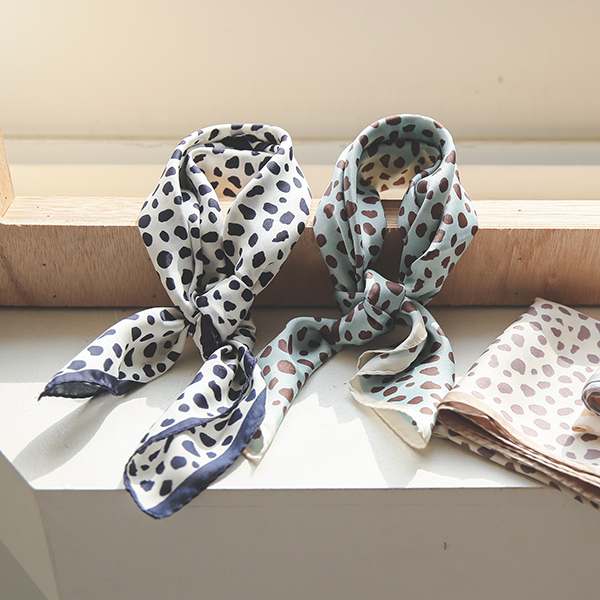 Dalmatian Line Color Combination Scarf
