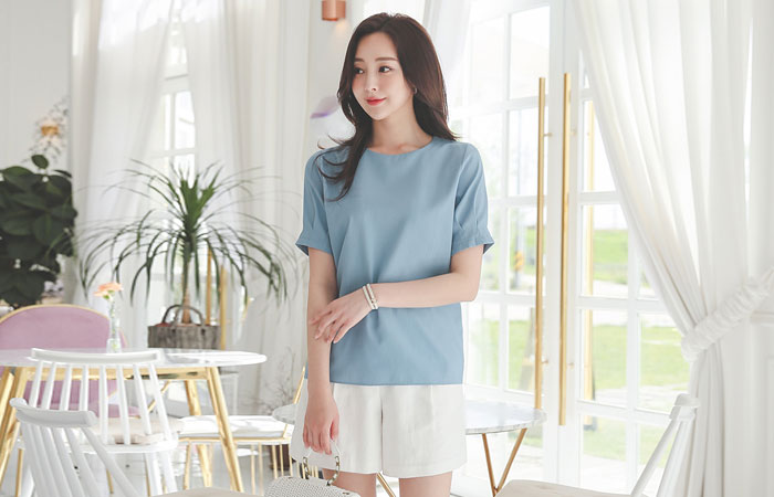 Linen quality Pintuck Puff Blouse