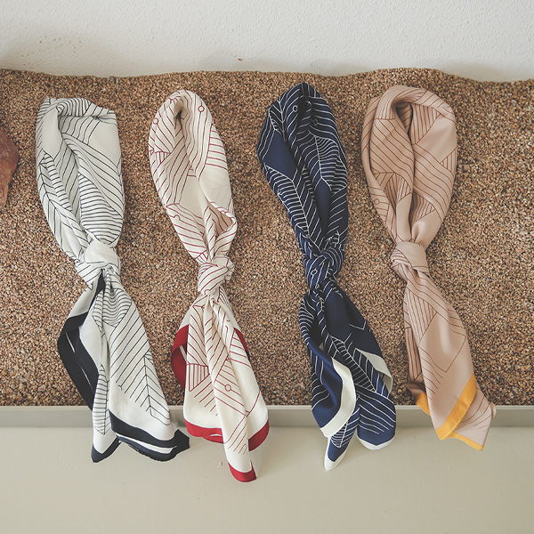 트렌드 Color Combination-line Silk Scarf