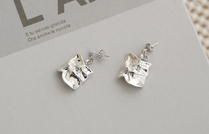 Wave Wrinkle 호일실버 Earring