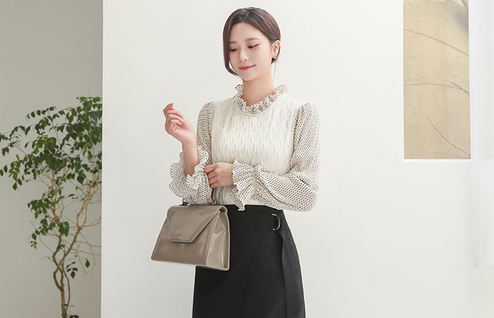 Wave Jacquard Dot Frill Neck Blouse