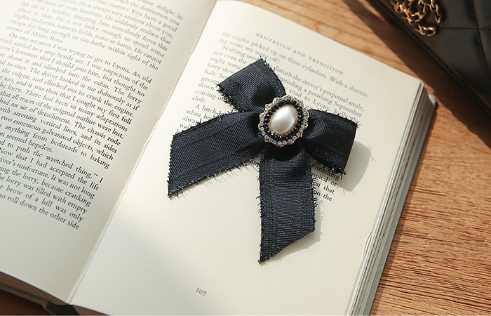 Pearl Fringe Ribbon Beading Pearl Brooch