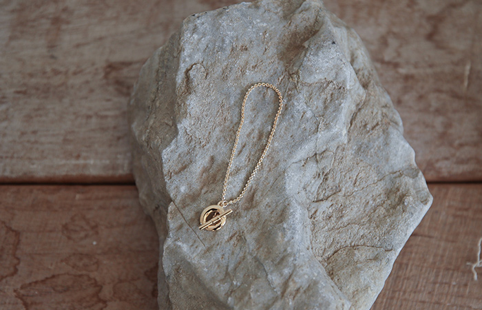 minimal Gold Ring Holder bracelet