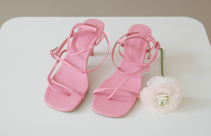 Square Flip Flop Strap Sandal Heel