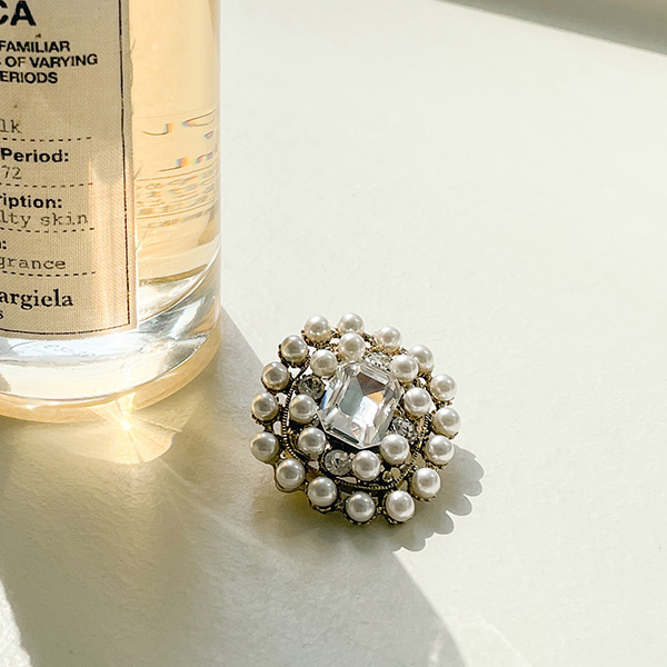 Square Pearl&Cubic Brooch