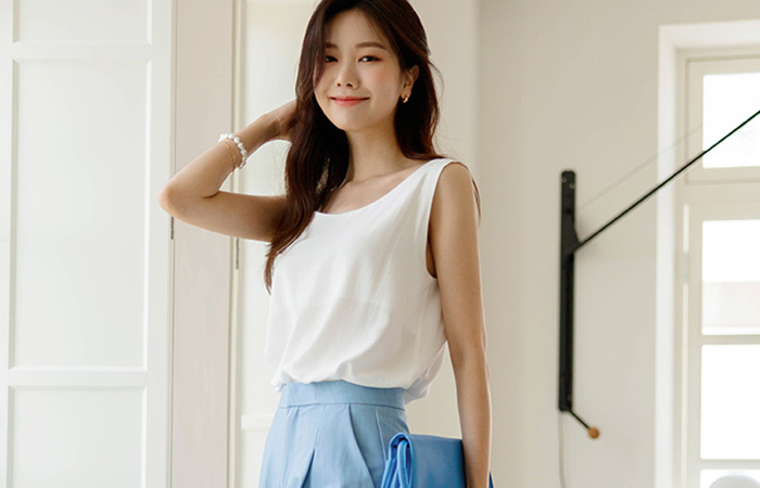 Skily Wide U-Neck Sleeveless shirts Blouse