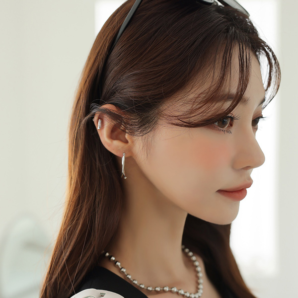 Crescent clip Ring Earring